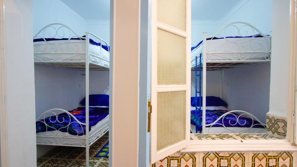 White And Blue Hostel Εσαουίρα Δωμάτιο φωτογραφία